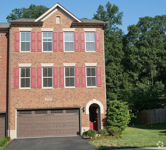 Building Photo - Gorgeous End Unit Garage Townhome In Bramb...