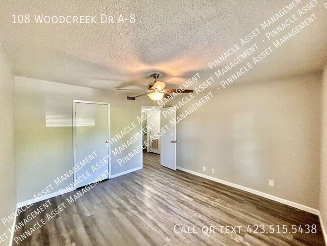 Photo - 108 Woodcreek Rd