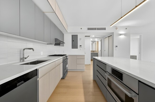 Photo - 3371 Prince St Unit 15J (penthouse)