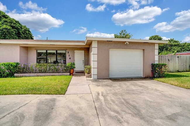 Photo - 216 NW 4th Ave