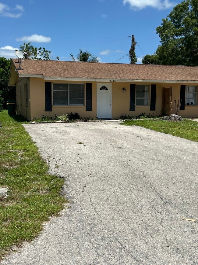 Building Photo - 4540 Boabadilla St Rental