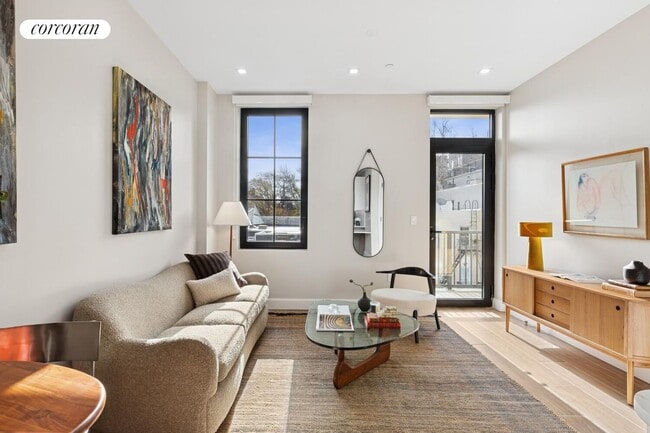 Building Photo - 760 Metropolitan Ave