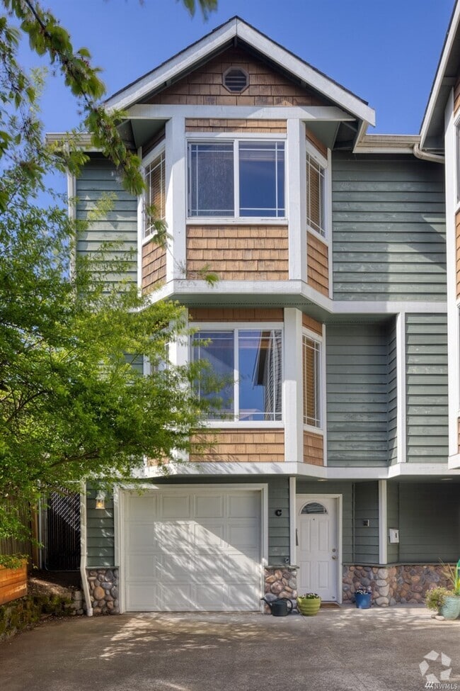Building Photo - 826 NW 62nd St Rental