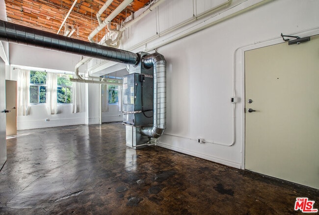 Photo - 215 W 7th St Unit 201