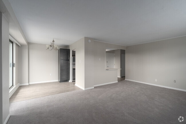 2HAB, 1BA - 900SF Sala de estar - Courtside Square Apartments