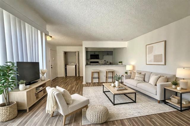 Photo - 9813 Walnut St Unit 302