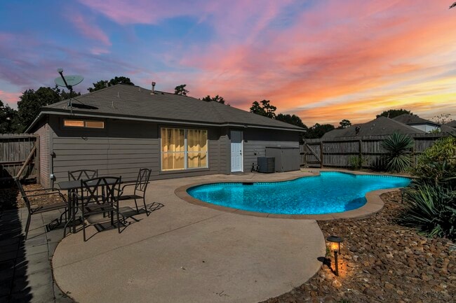 Building Photo - 987 Oak Glen Dr Rental