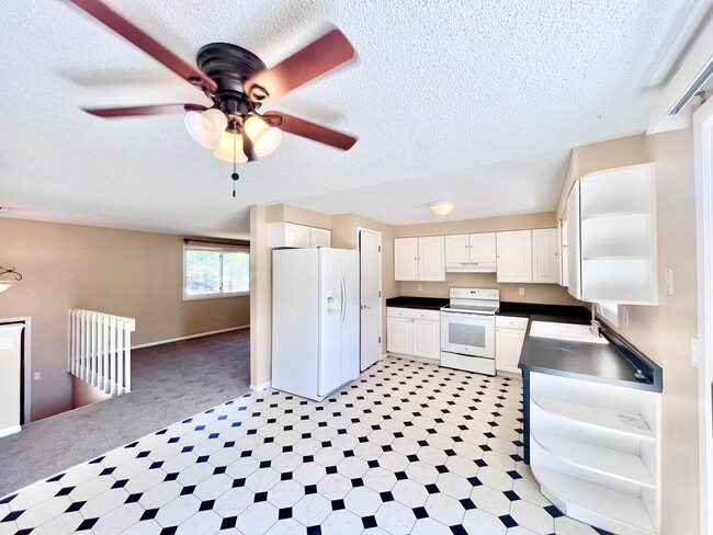 Photo - Large 3 Bedroom, 2 Bathroom Home With Attached 2 Car Garage in the Thompson Valley School Distric...