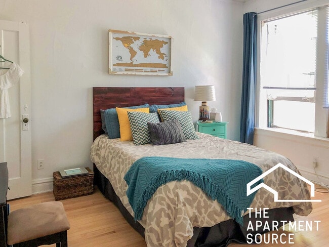 Photo - 436 W Surf St Unit 1H