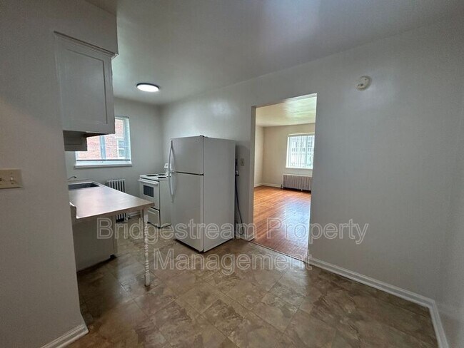 Photo - 1549 Old Ln Ave