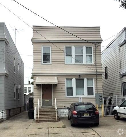 Building Photo - 361 Ege Ave Rental