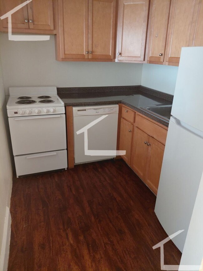 Photo - Great 2 Bedroom 2 Bath on the Green Line