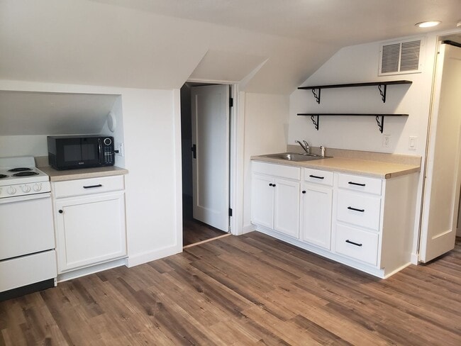 Photo - r423 Unit 423.5