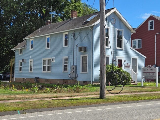 Building Photo - 790 Old Main St Rental