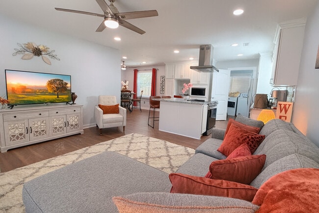 Building Photo - 445 Short Hills Dr Unit ID1347630P