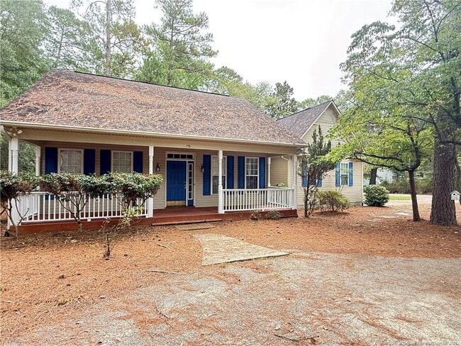 Building Photo - 755 Blue Bird Dr