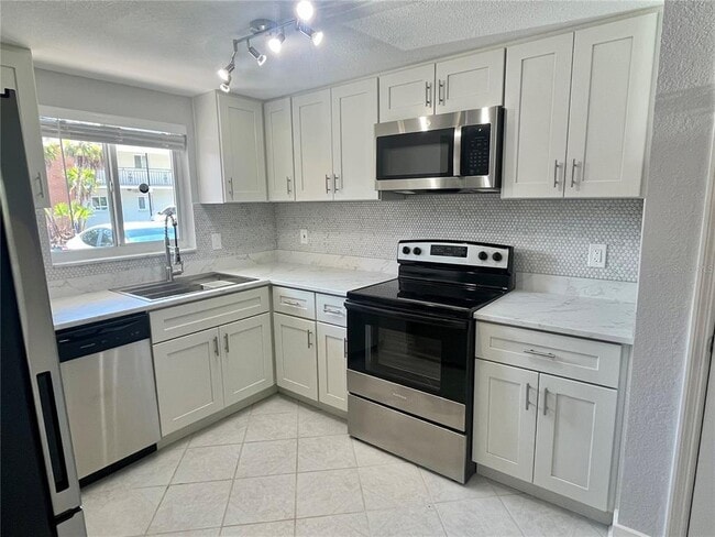 4550 Overlook Dr NE Unit 156