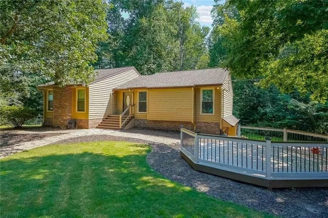 Room in Single Family Home on Azalea Dr