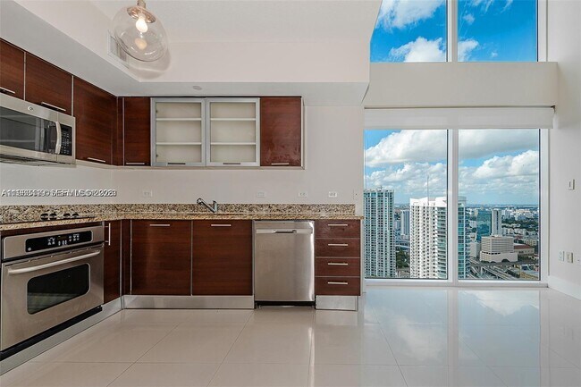 Photo - 41 SE 5th St Unidad 2417