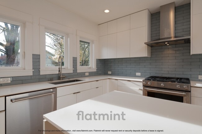 Photo - 2315 N 56th St