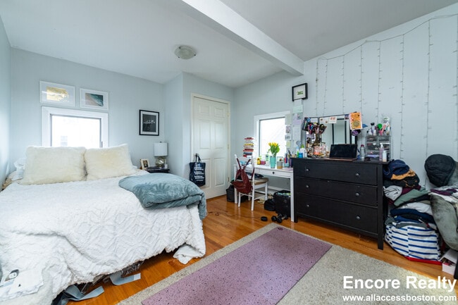 5 Munroe St Unit 2