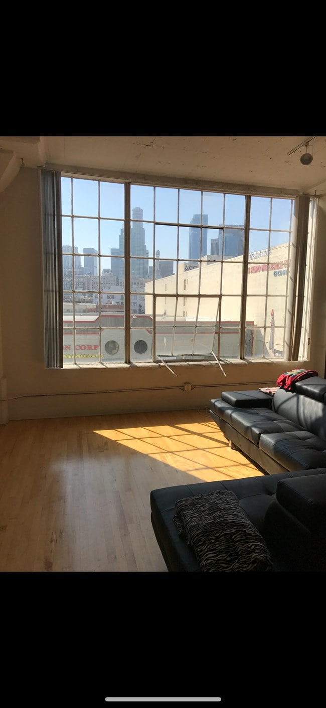 Photo - 420 S San Pedro St