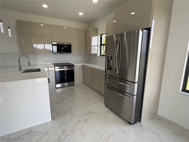 Photo - 2600 Ann Ave N