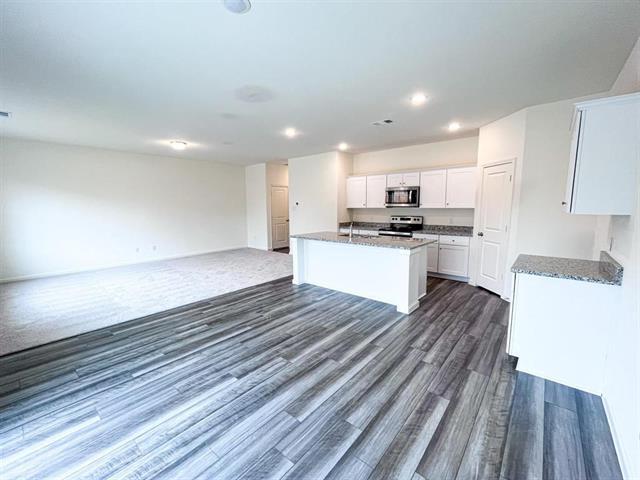 Photo - 424 Madison Way