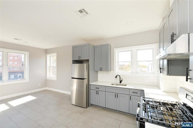 Photo - 7 Watsessing Ave Unidad 2R