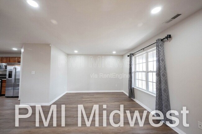 Photo - 18058 Cristin Way