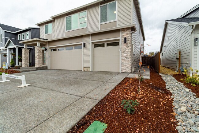 Photo - BRAND NEW Gorgeous 2 bedroom 1.5 bathroom ...
