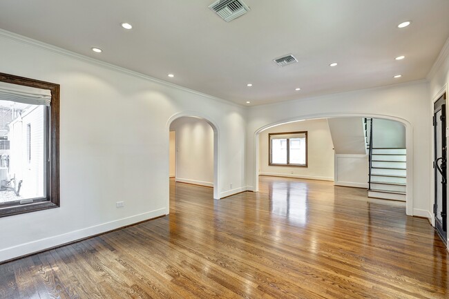 Photo - 3028 Georgetown St