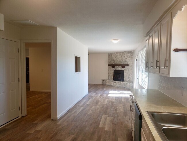 Photo - Primrose Market Place - Battlefield Mall A...