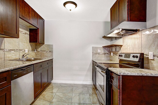 Photo - 2306 N St NE