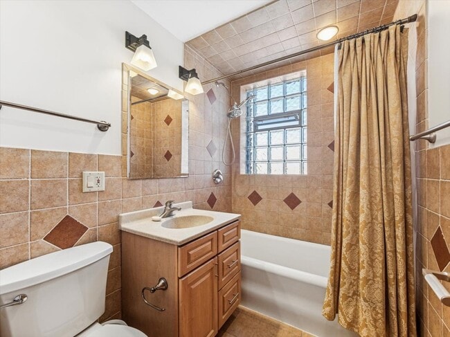 Photo - 4720 N Springfield Ave Unit 3