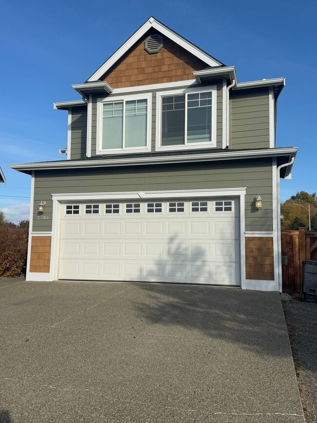 Photo - Beautiful Rental with Oversized Yard & Open Layout