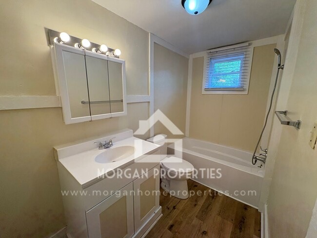 Photo - 1406 W Main St