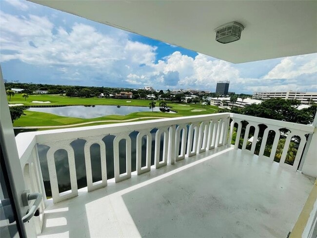 Photo - 2500 NE 48th Ln Unidad 605 Rental