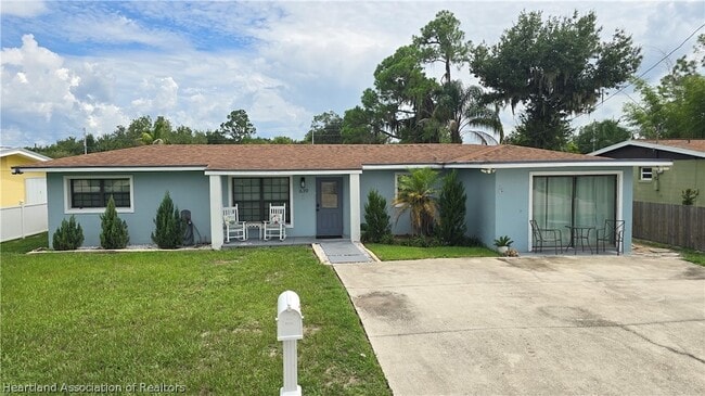 Building Photo - 639 Killarney Dr