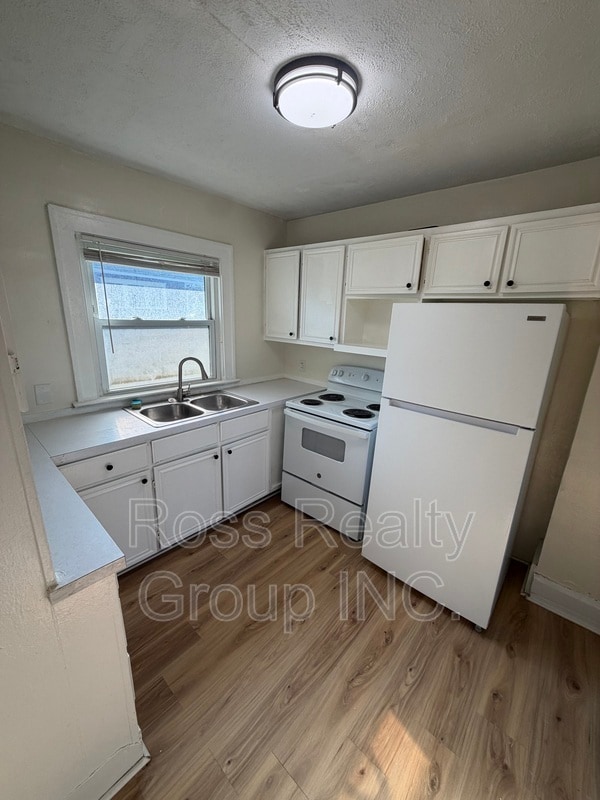 Photo - 1850 Giant St