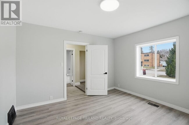 Photo - 151 Waterloo St