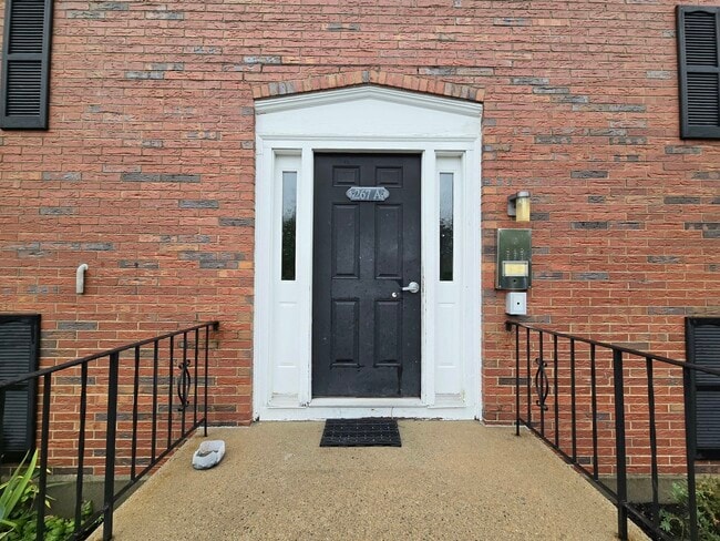 Building Photo - 267 Neck St Unit A2