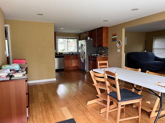 Photo - 236 Wellesley Ct