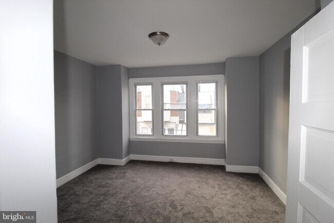 Building Photo - 3237 N Newkirk St Rental