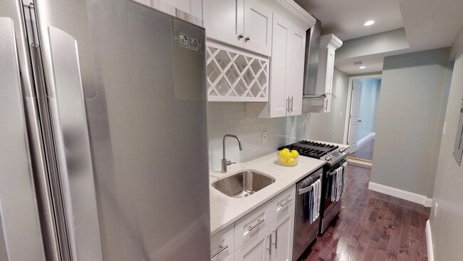 Photo - 744 S 9th St