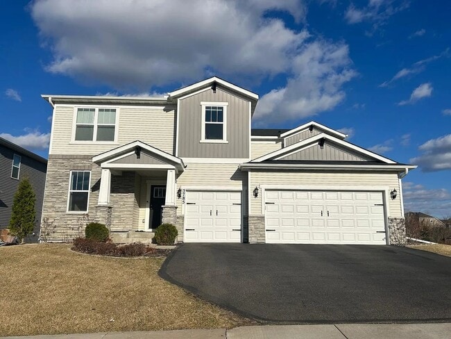 Building Photo - Awesome updated Plymouth home