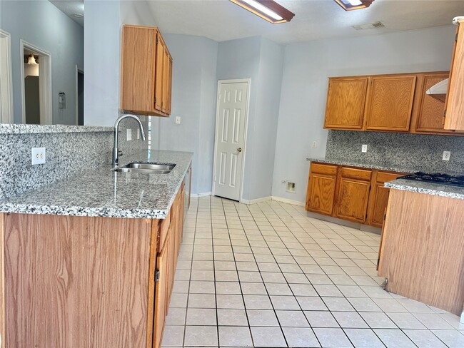 Photo - 8819 Diamond Lake Ln