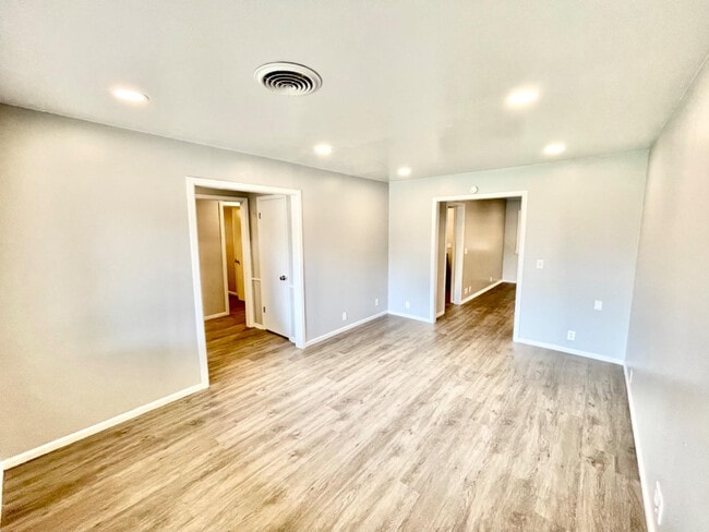 Photo - 3621 56th St