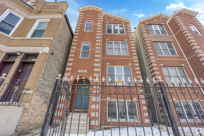 Building Photo - 2033 W Huron St Rental