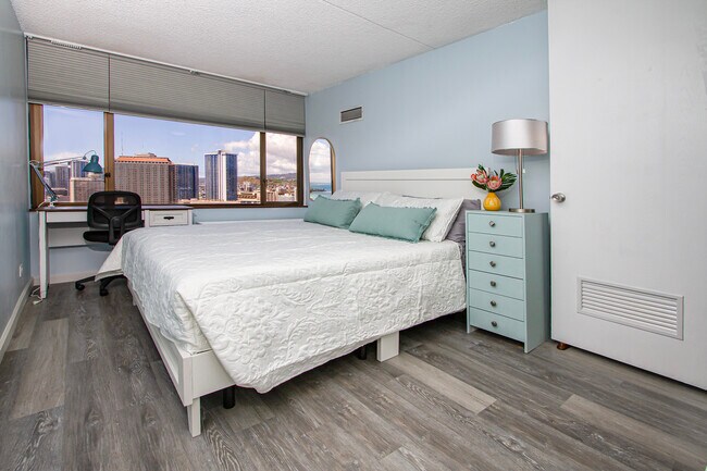 Photo - 411 Hobron Ln